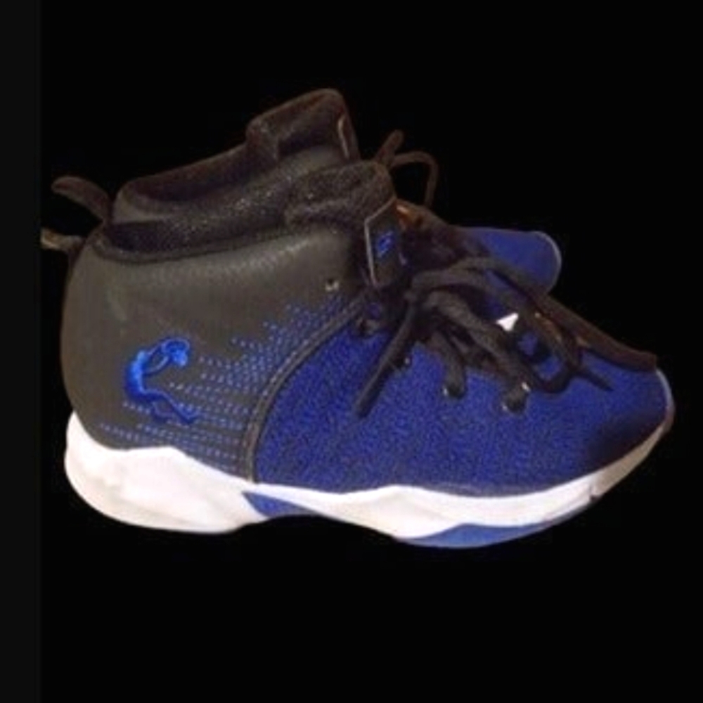 2 pair bundle- Boys sneakers sz 3y